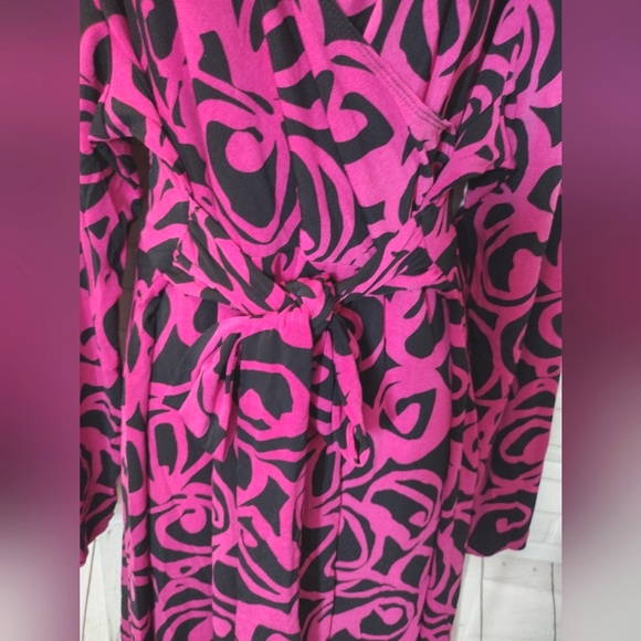 Motherhood Maternity Abstract Raspberry Pink Wrap Maternity Dress - Picture 3 of 6